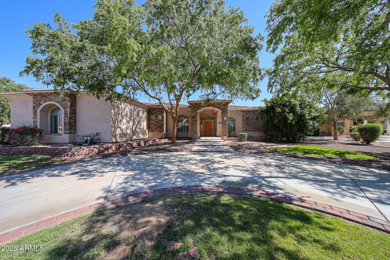 925 Valencia Drive - Photo 1