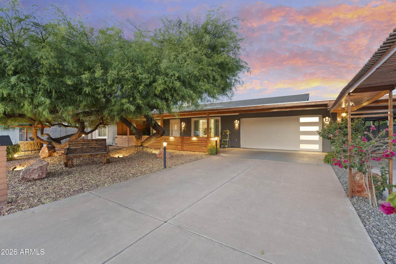 11215 37TH Avenue - Photo 1