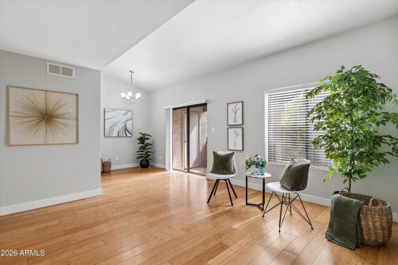 3102 Clarendon Avenue - Photo 1