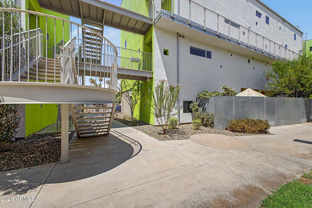 1111 University Drive - Photo 1