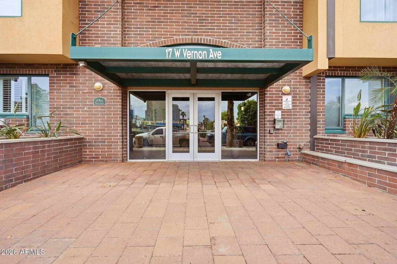 17 Vernon Avenue - Photo 1