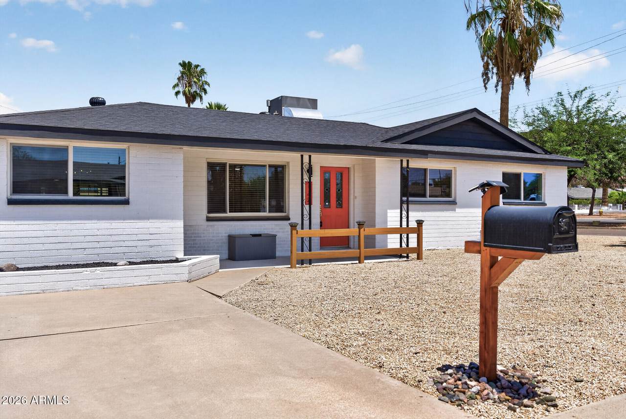 1142 El Camino Drive - Photo 1