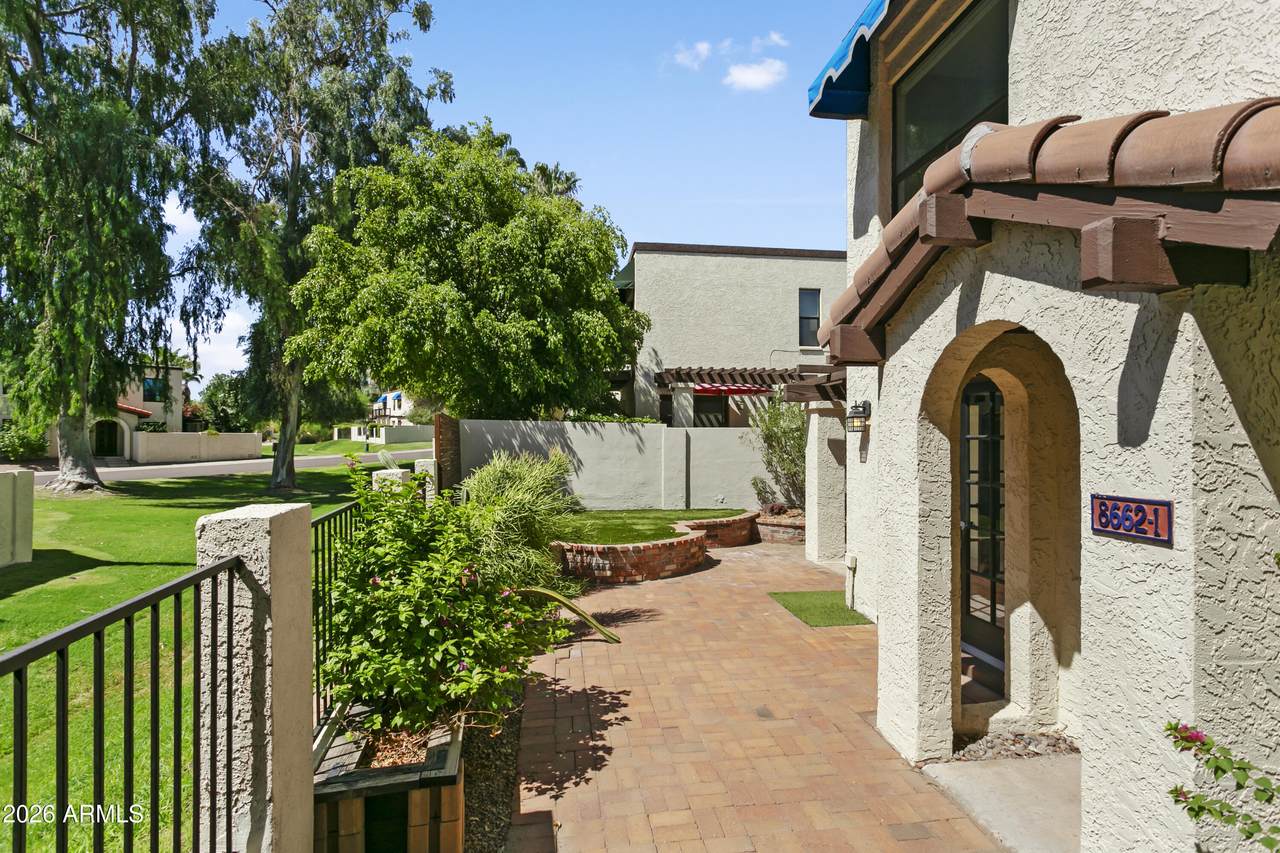8662 51ST Street - Photo 1