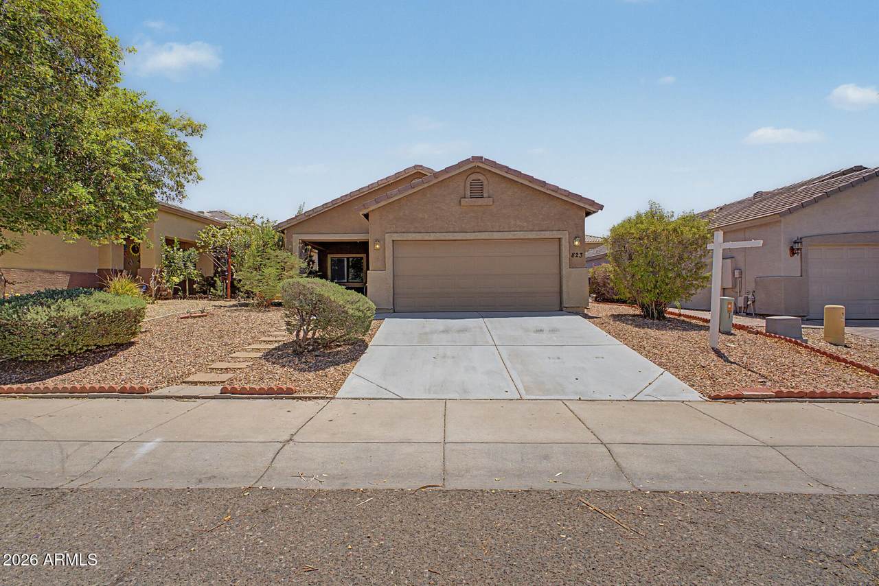 823 Lydia Lane - Photo 1
