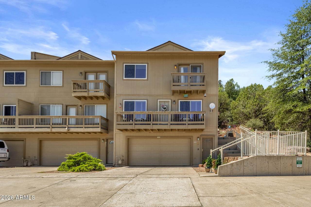 800 Montana Drive - Photo 1