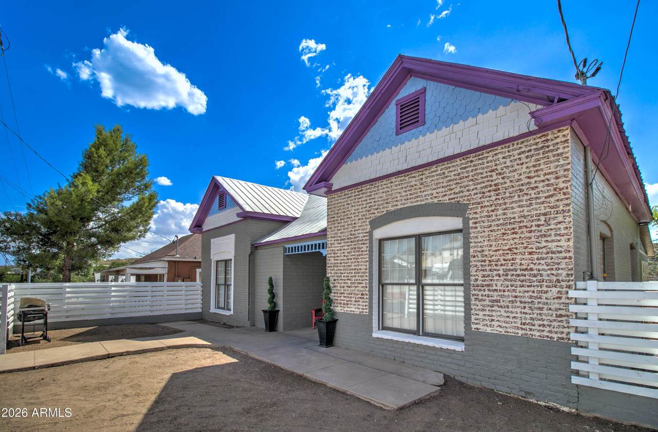258 Sutherland Street - Photo 1