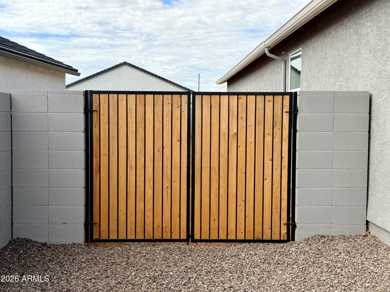 https://bt-photos.global.ssl.fastly.net/armls/1280_boomver_1_7061459-2.jpg