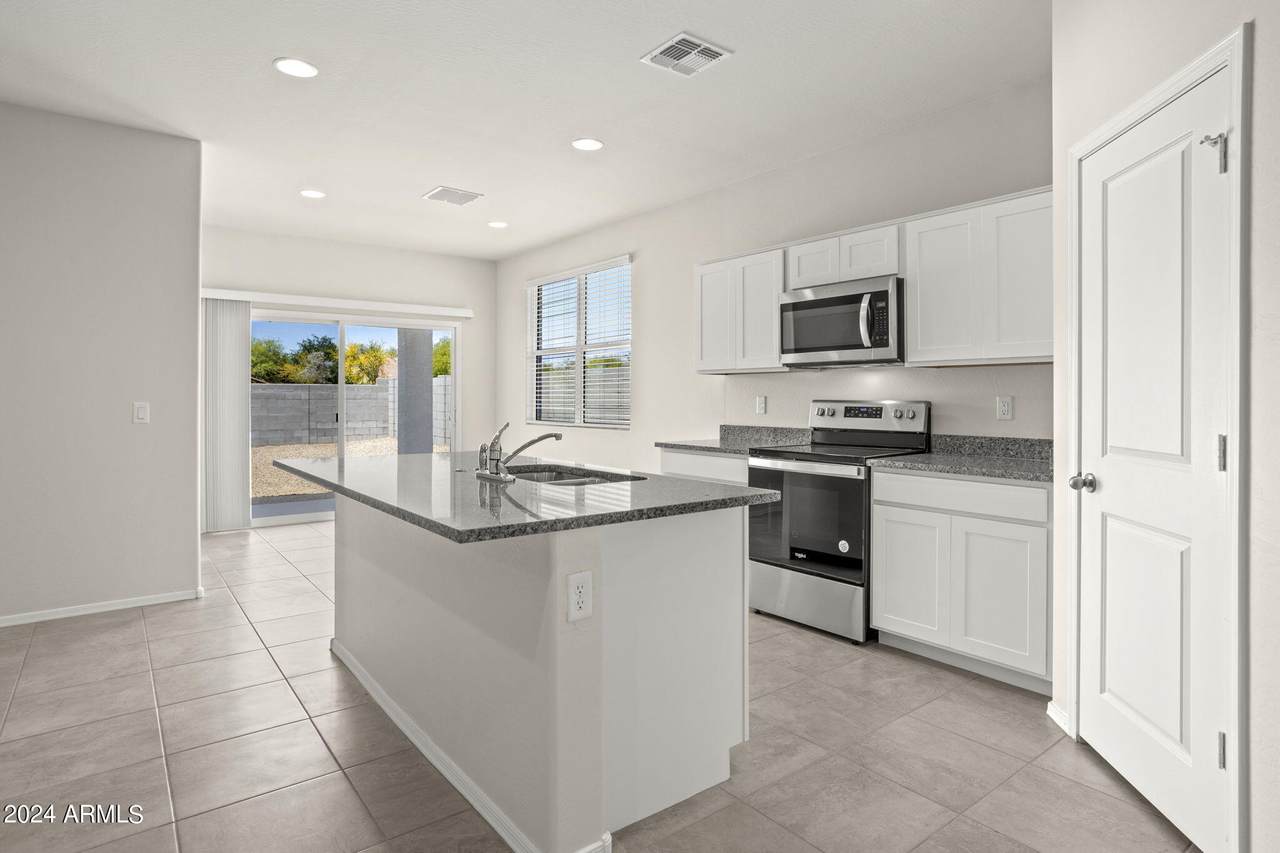 1356 Shannons Way - Photo 1