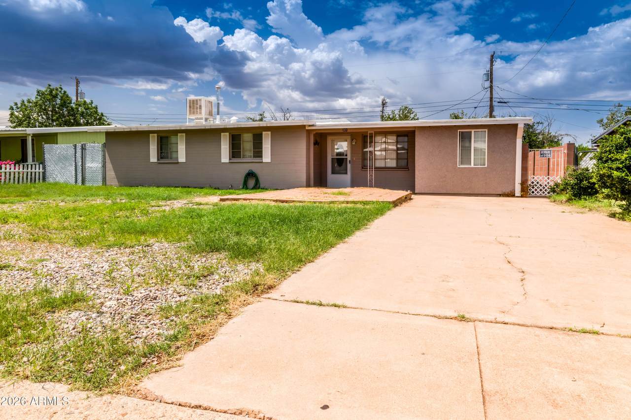 301 Whitton Street - Photo 1