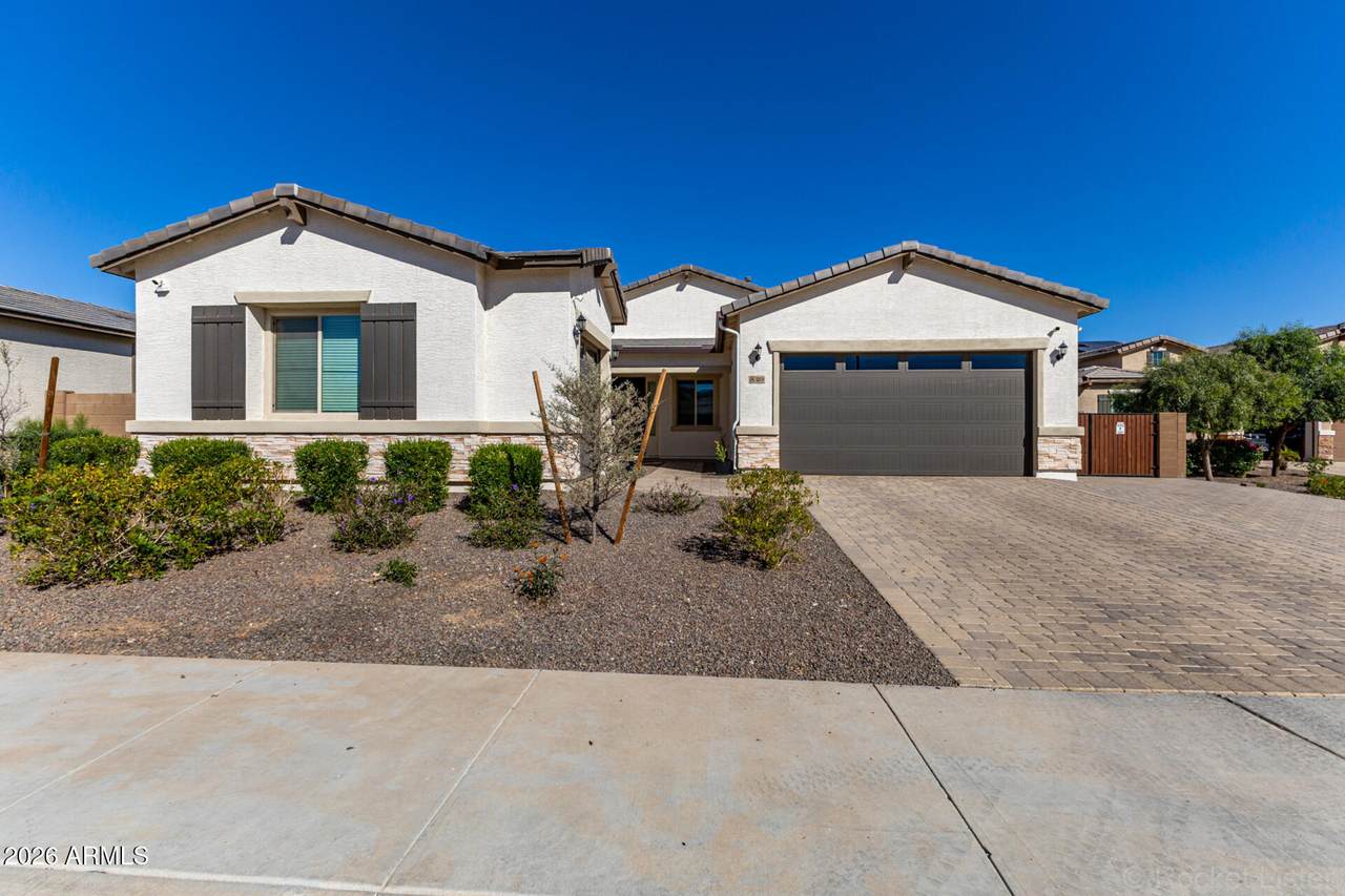 8319 186TH Avenue - Photo 1