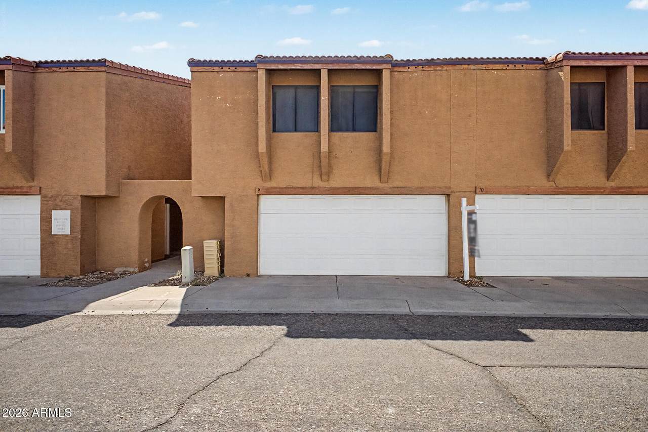 2202 Glenrosa Avenue - Photo 1