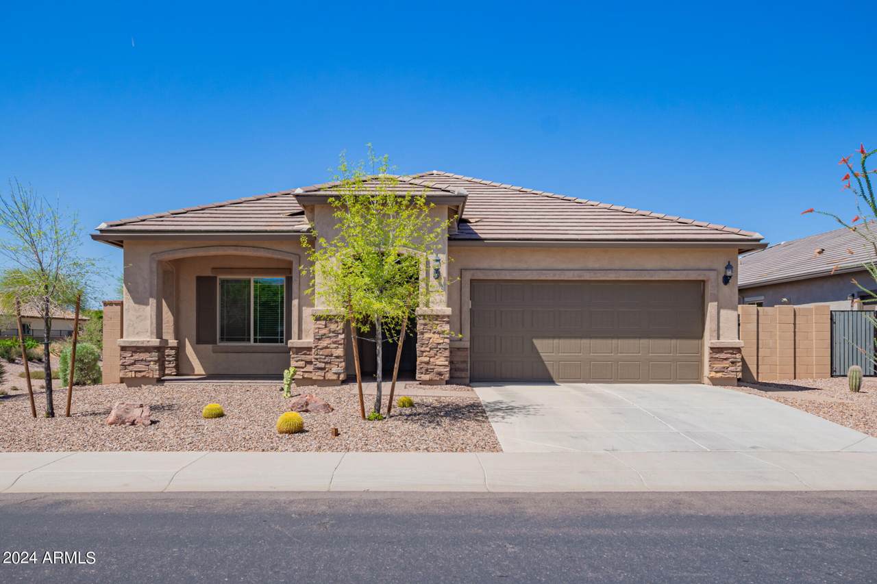 10912 Tumbleweed Avenue - Photo 1