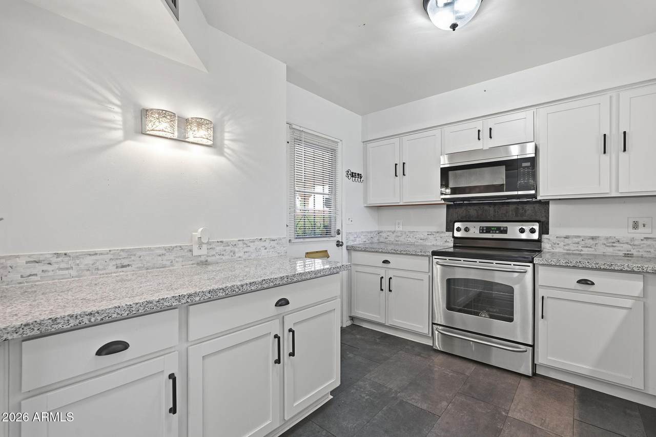 https://bt-photos.global.ssl.fastly.net/armls/1280_boomver_1_7062689-2.jpg