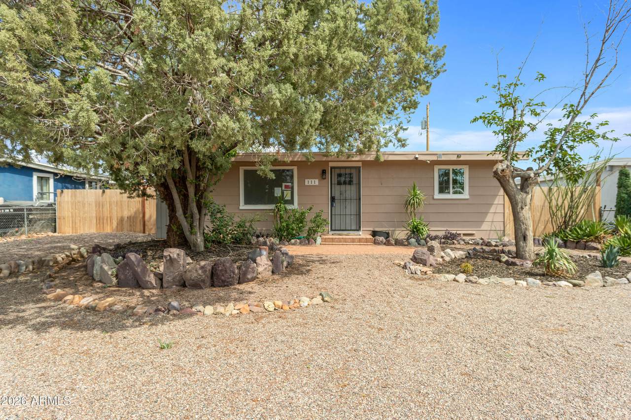 111 Apache Street - Photo 1