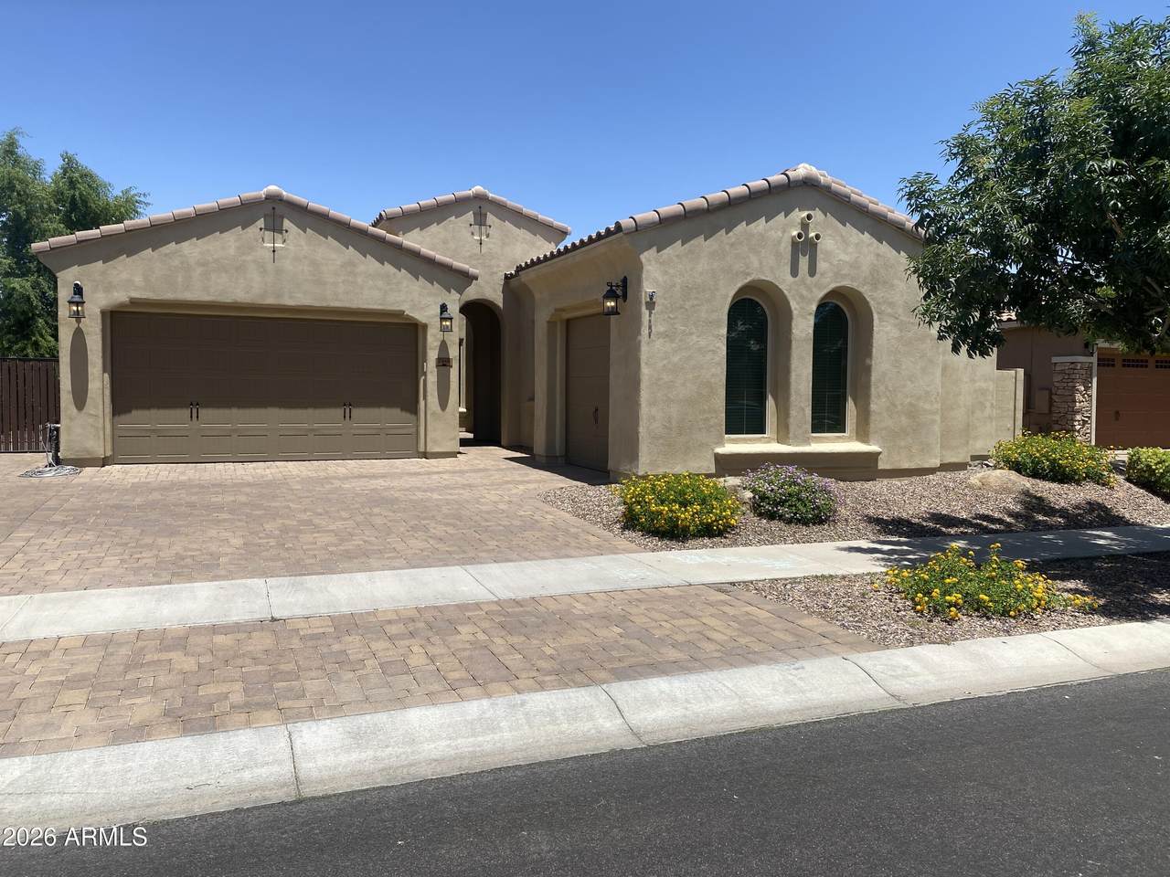 2948 Maplewood Street - Photo 1