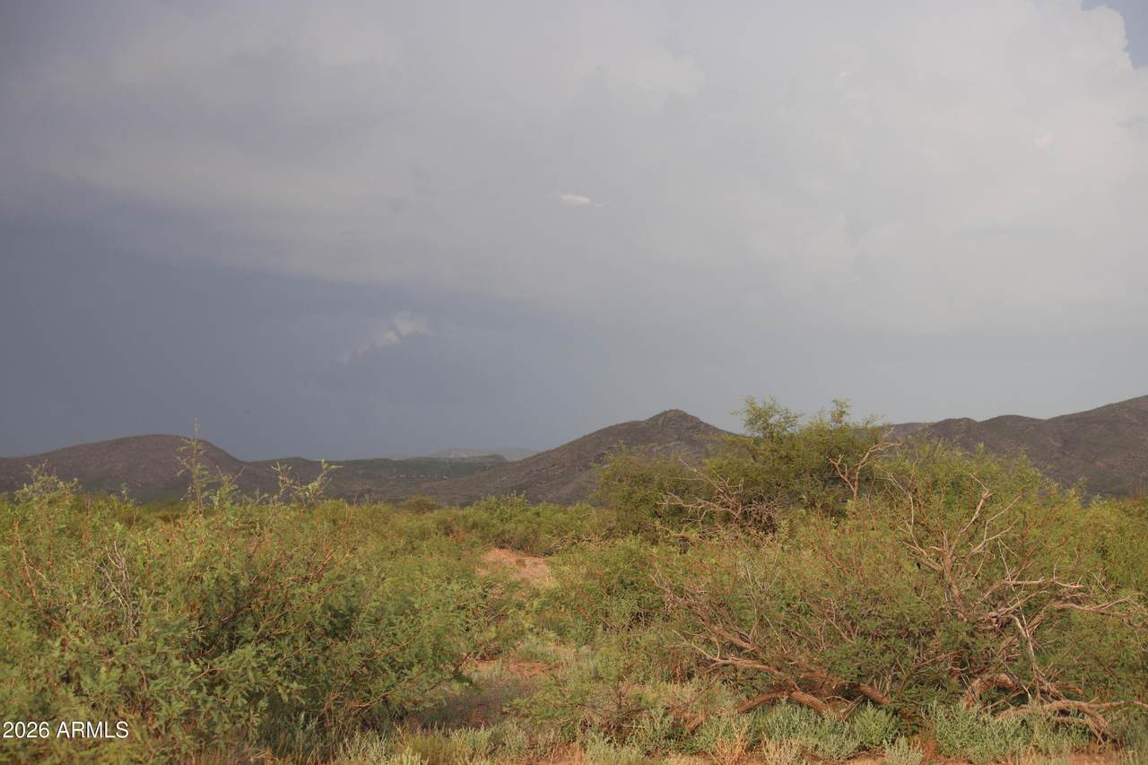 https://bt-photos.global.ssl.fastly.net/armls/1280_boomver_1_7064421-2.jpg