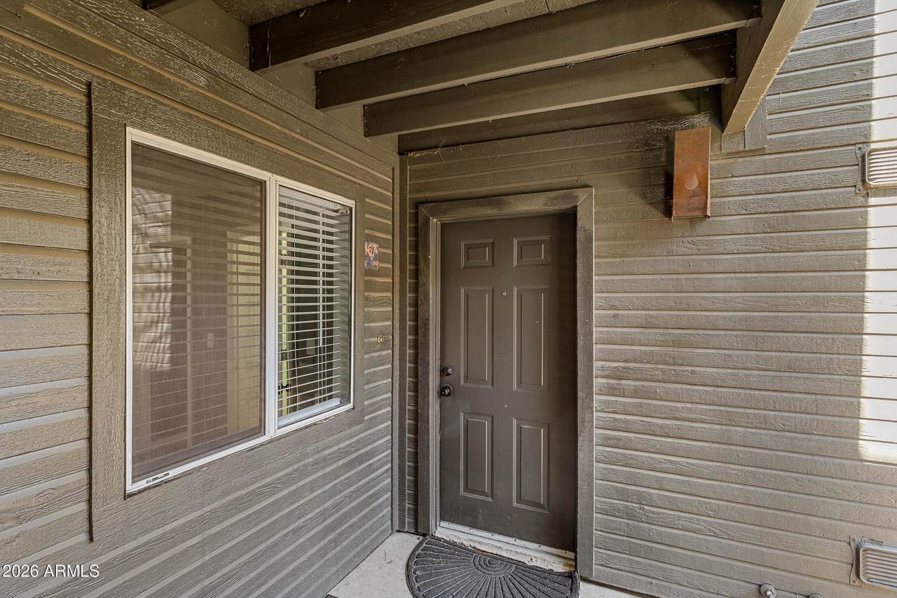1385 University Avenue - Photo 1