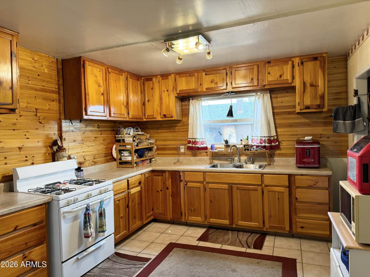 901 Prairie Avenue - Photo 1