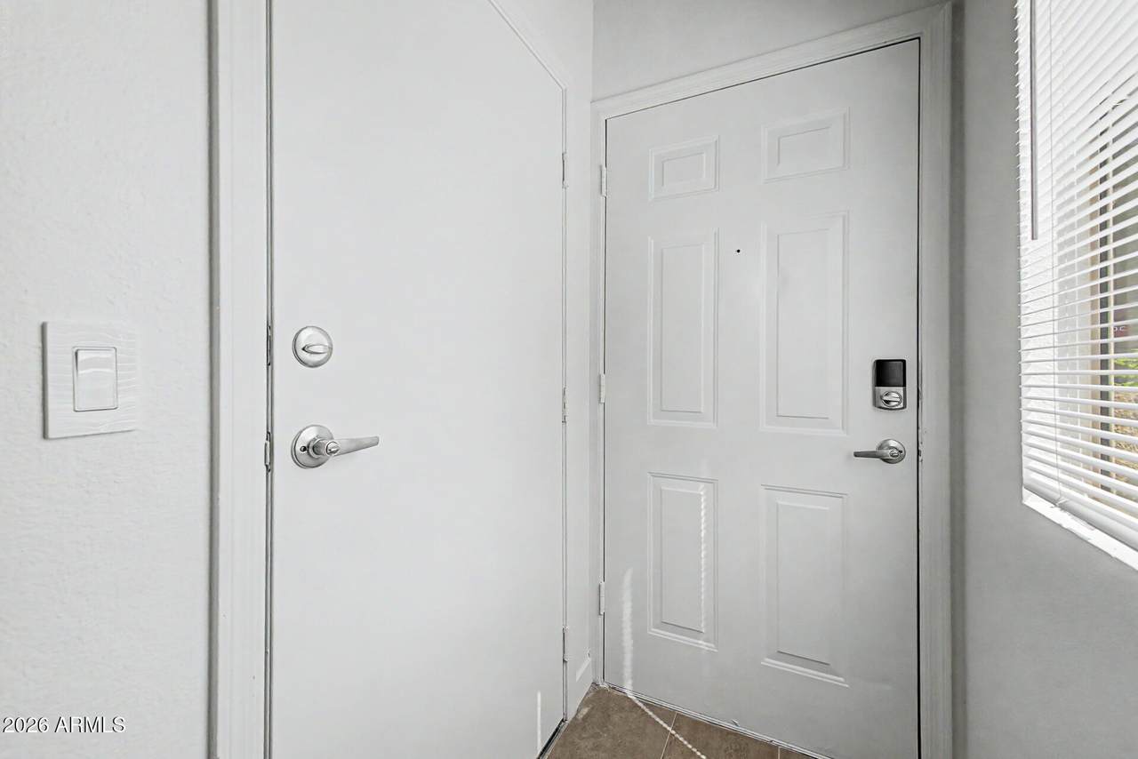 https://bt-photos.global.ssl.fastly.net/armls/1280_boomver_1_7066796-2.jpg
