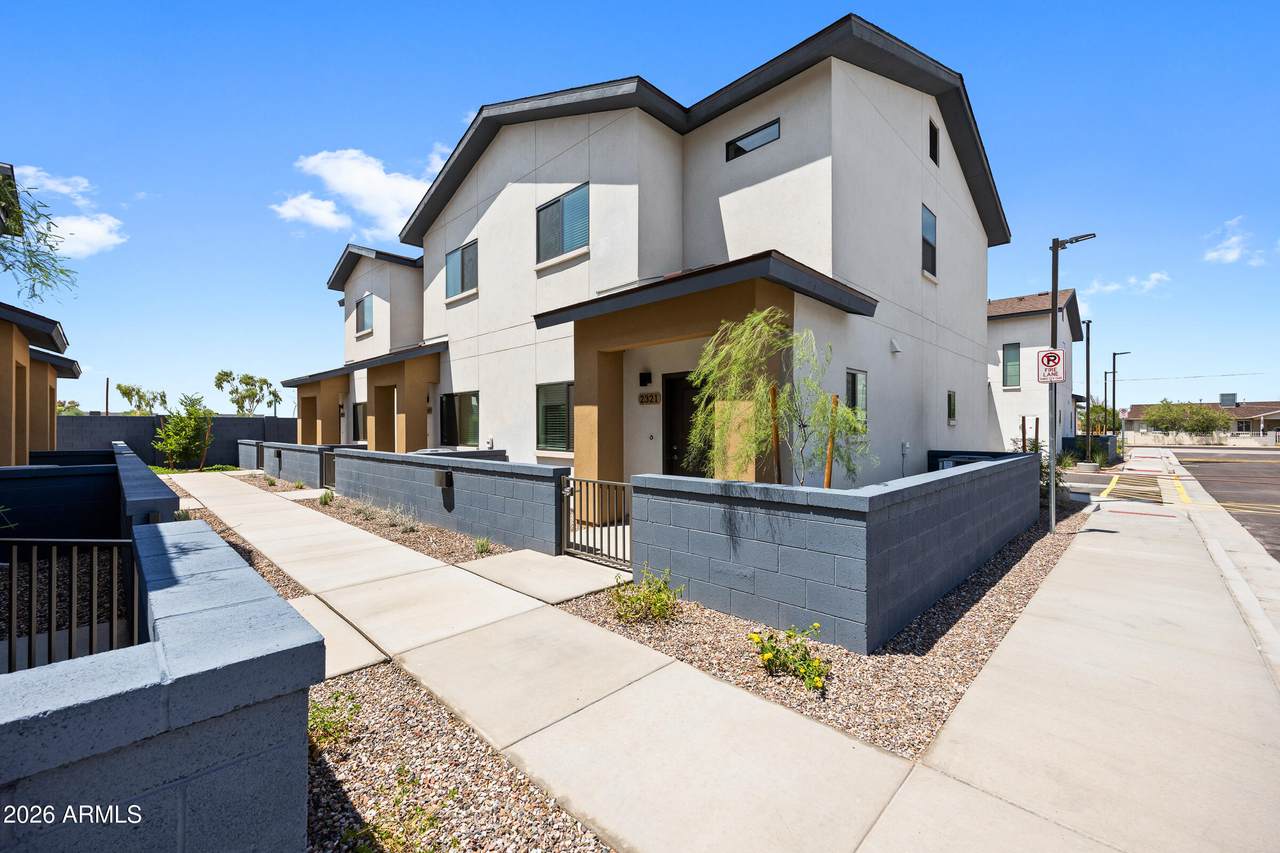 2325 Mcarthur Drive - Photo 1