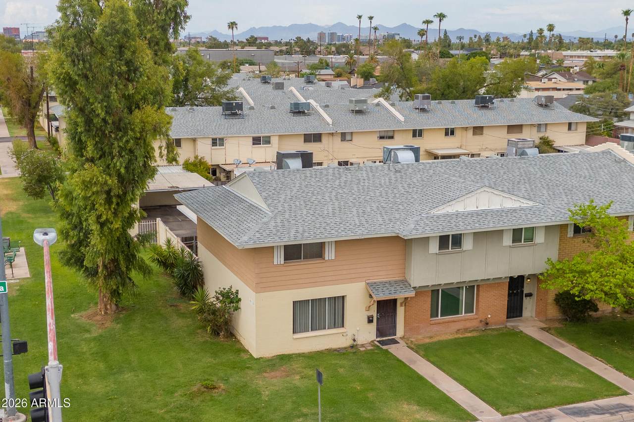 10 Hermosa Drive - Photo 1
