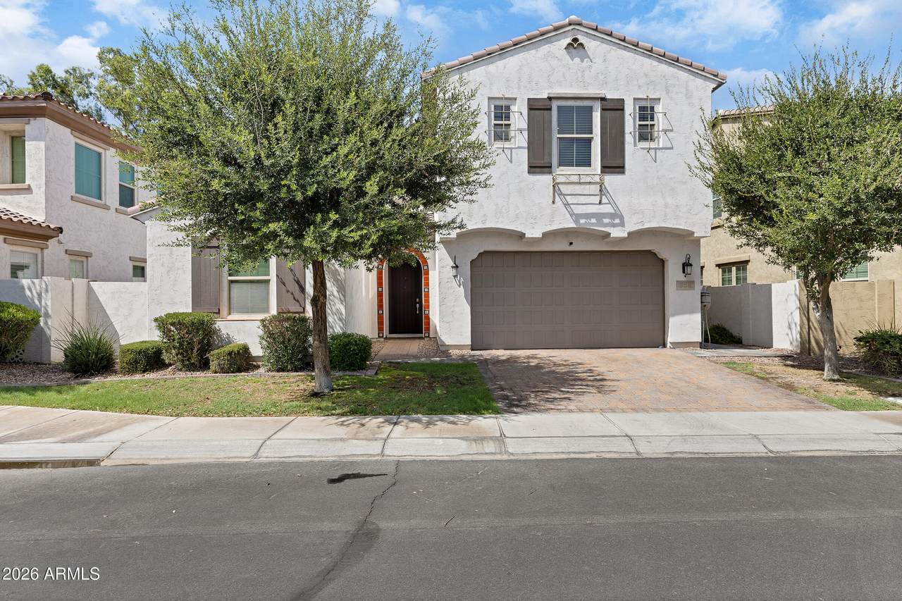 956 Yellowstone Way - Photo 1
