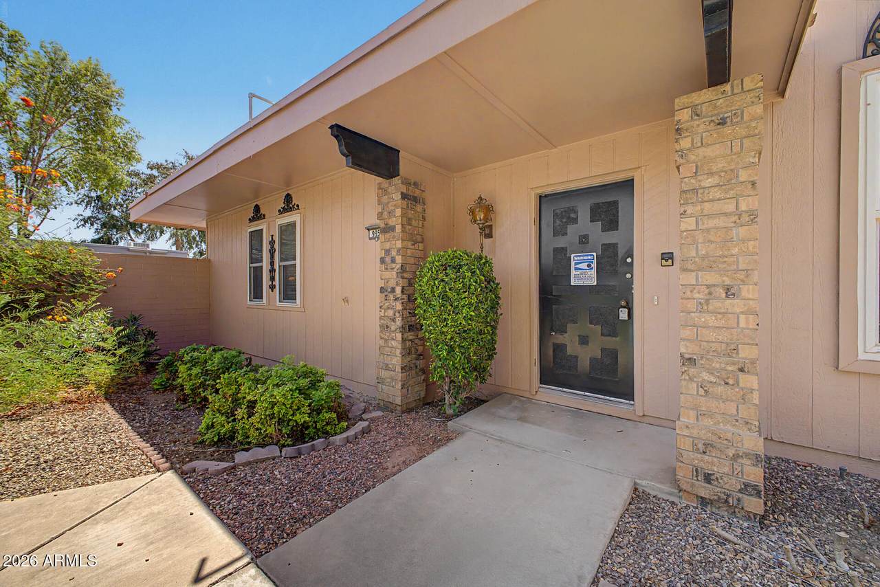 9959 Hawthorn Drive - Photo 1