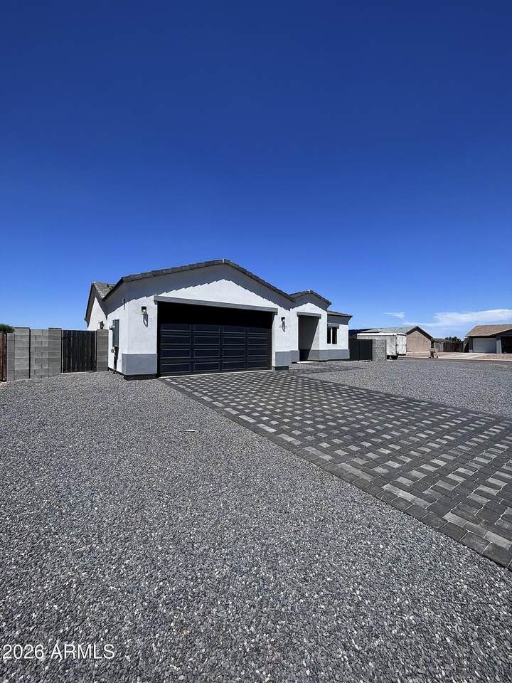10933 Carmelita Circle - Photo 1