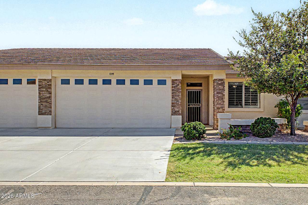 2662 Springwood Boulevard - Photo 1