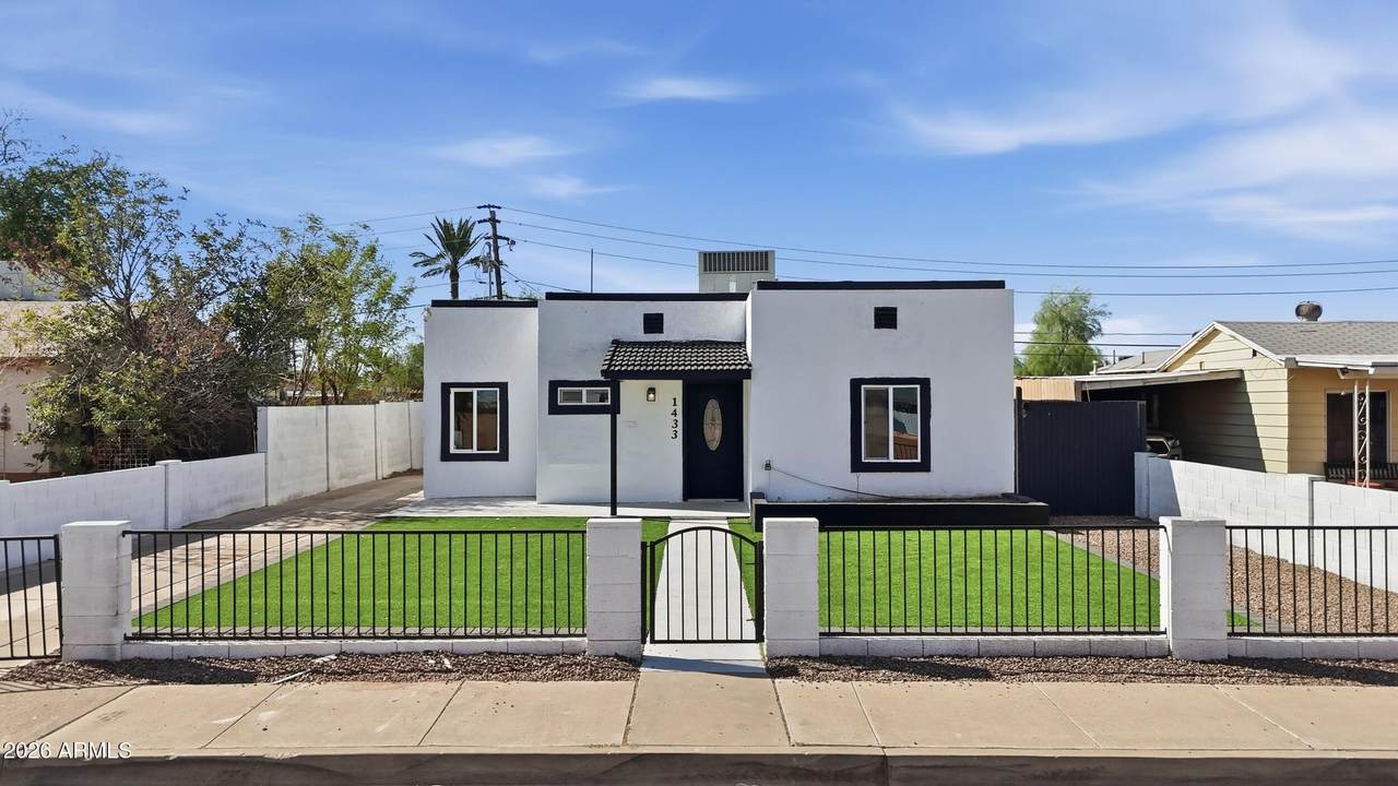 1433 Portland Street - Photo 1