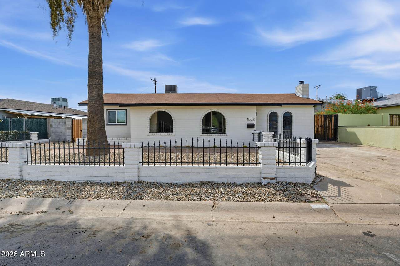 4528 50TH Avenue - Photo 1