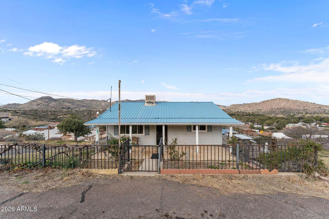 22876 Crest - Photo 1