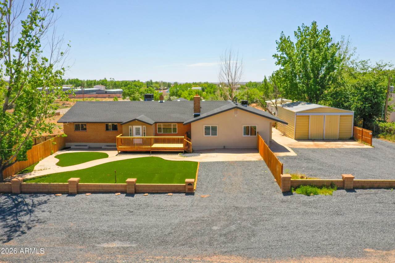 445 Academy Avenue - Photo 1