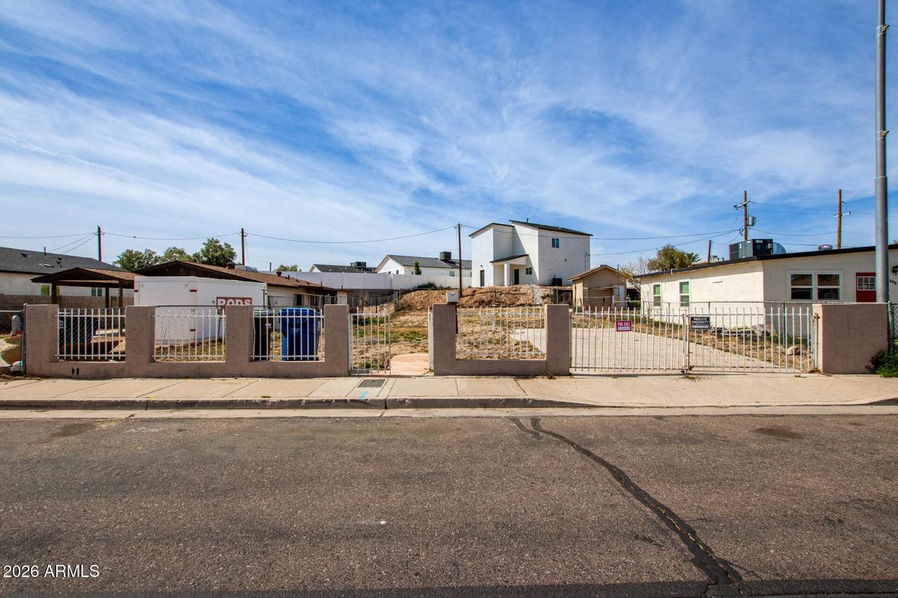 244 7TH Street - Photo 1