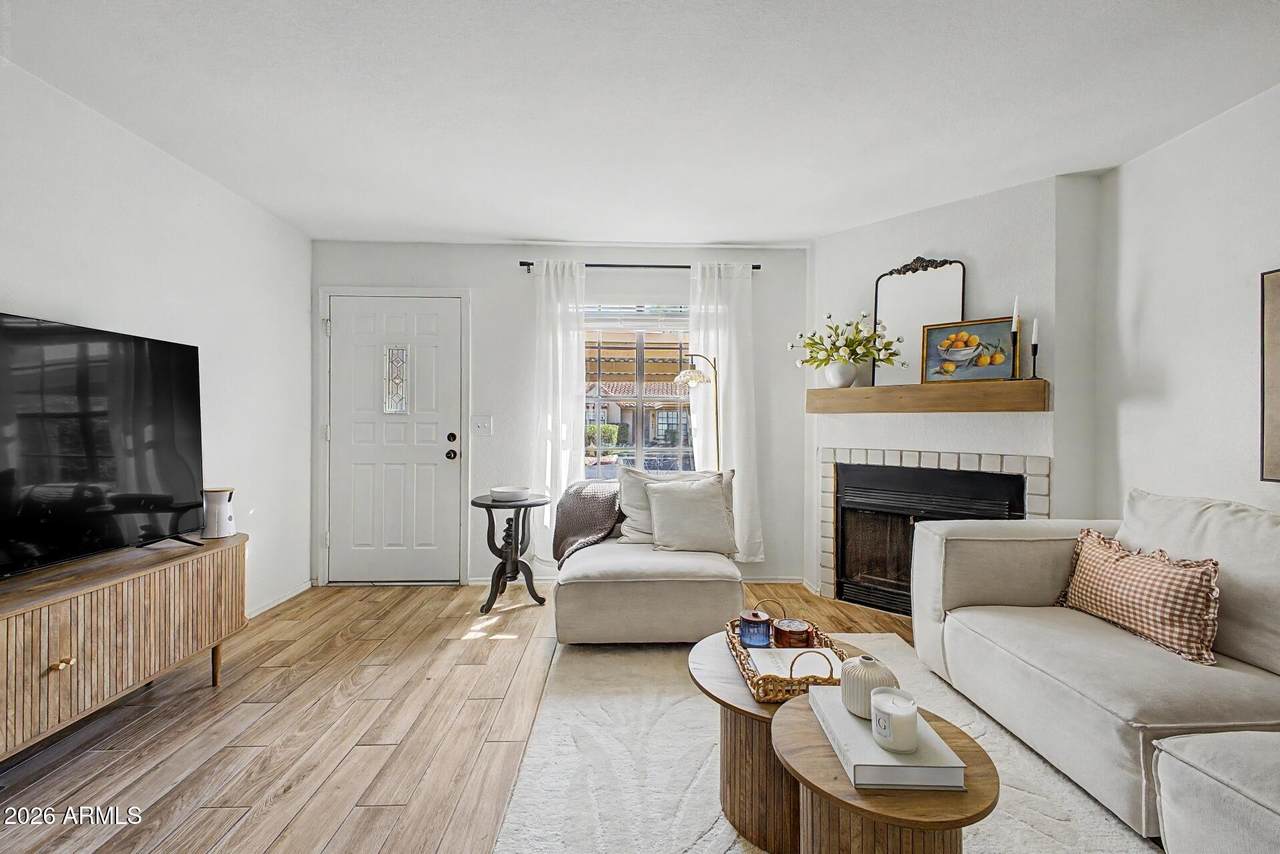 5704 Aire Libre Avenue - Photo 1