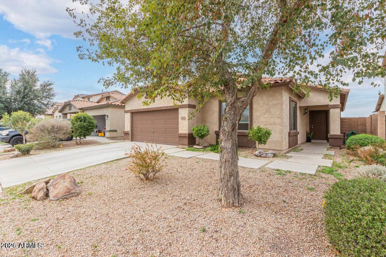 20852 Carmen Avenue - Photo 1
