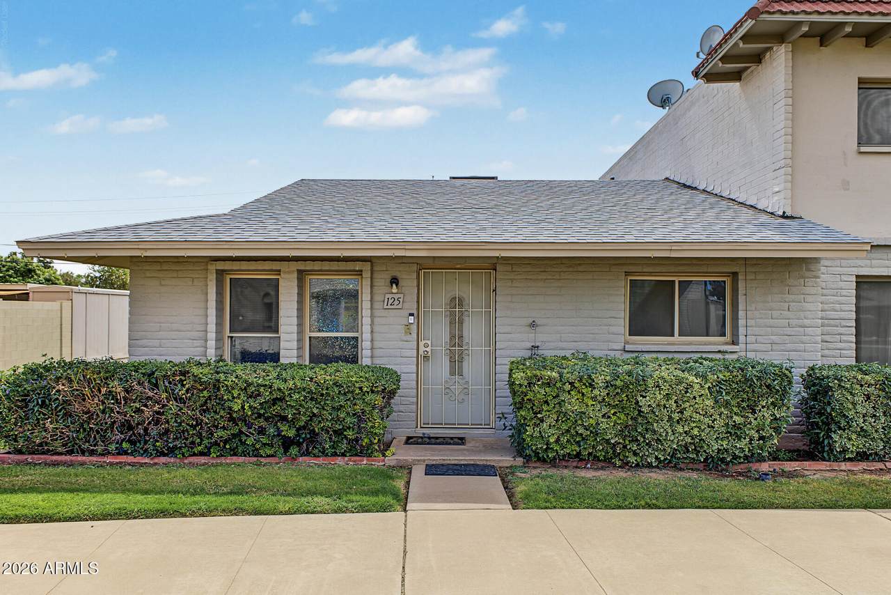 225 Standage - Photo 1