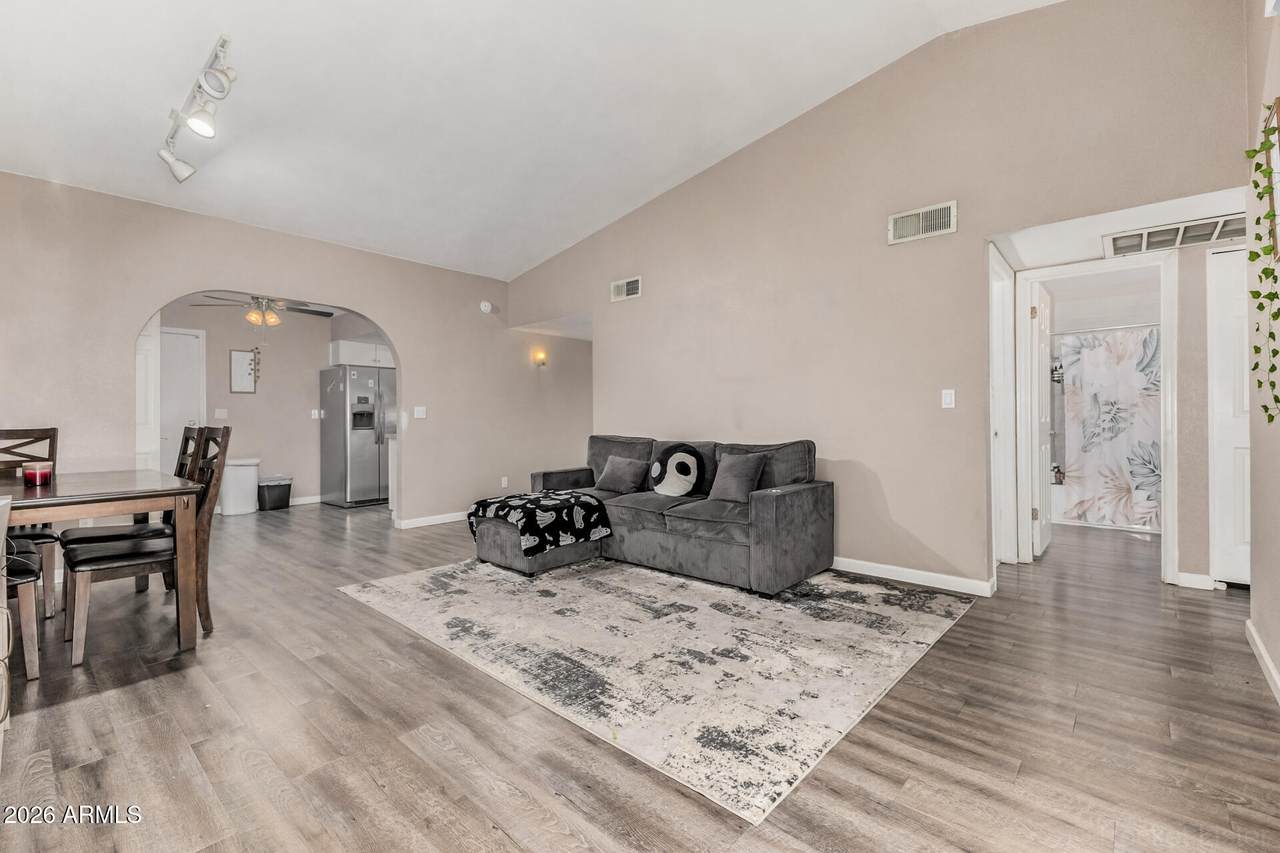 2511 Willow Avenue - Photo 1