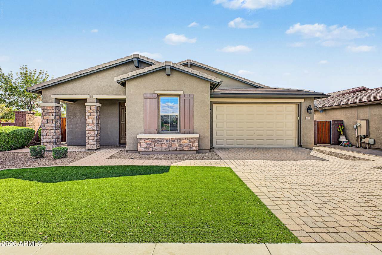 1075 Redwood Avenue - Photo 1