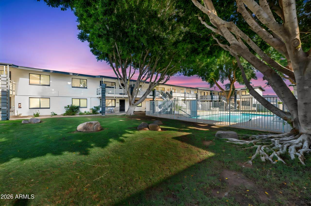 749 Montebello Avenue - Photo 1