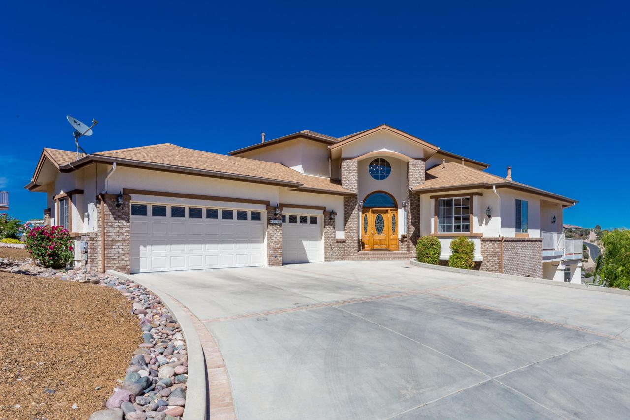 2195 Lynxwood Drive - Photo 1