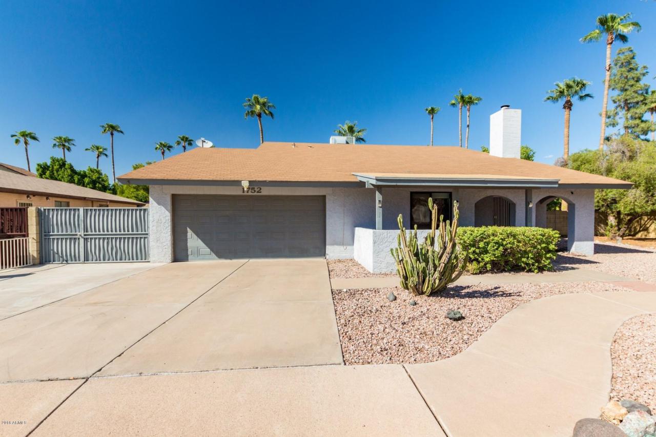 1752 Isabella Avenue - Photo 1