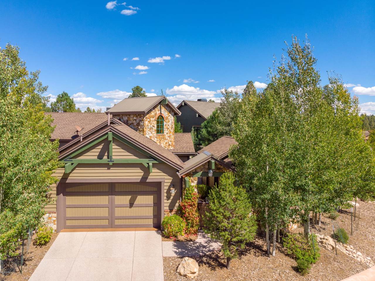 1515 Castle Hills Drive - Photo 1