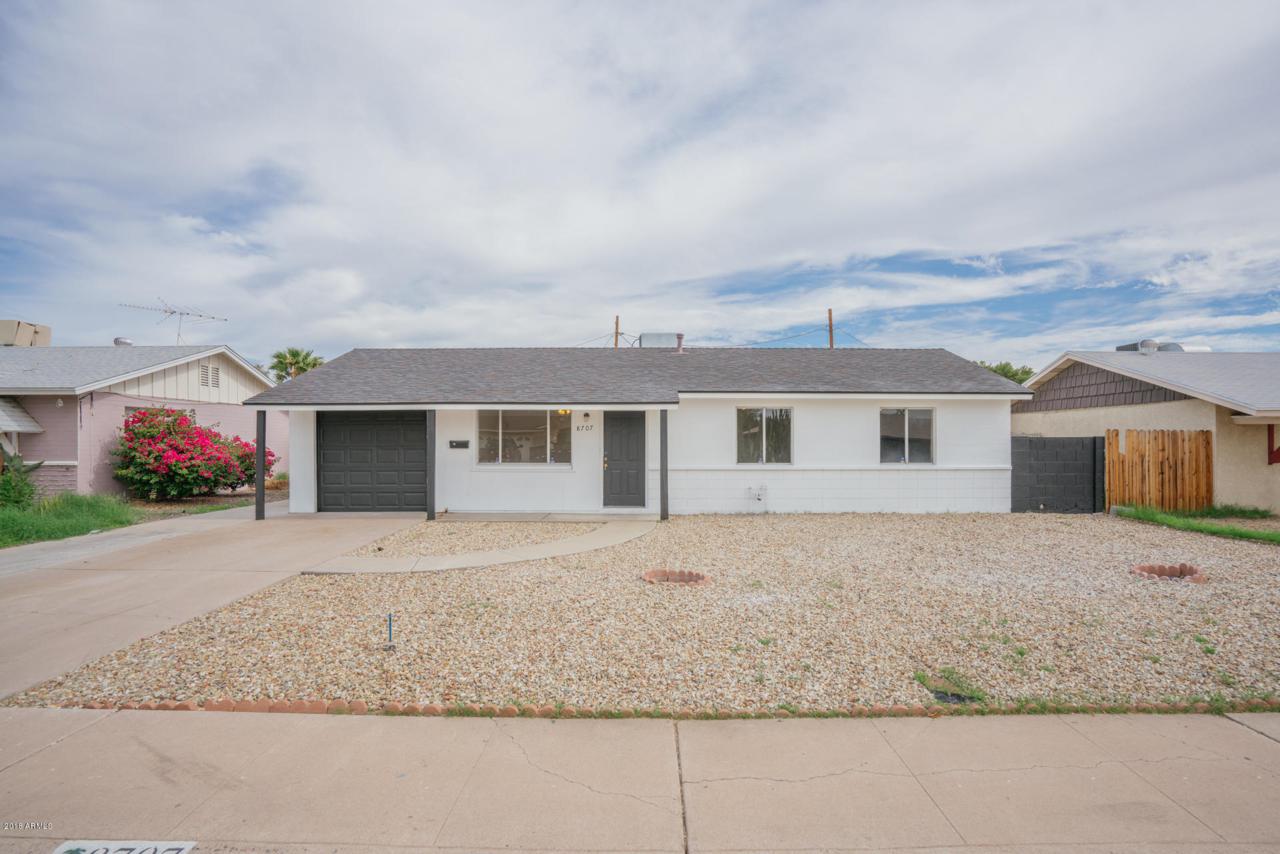 8707 41ST Avenue - Photo 1