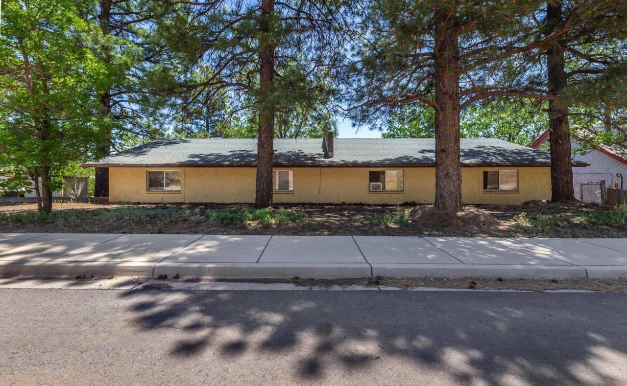 1924 Izabel Street - Photo 1