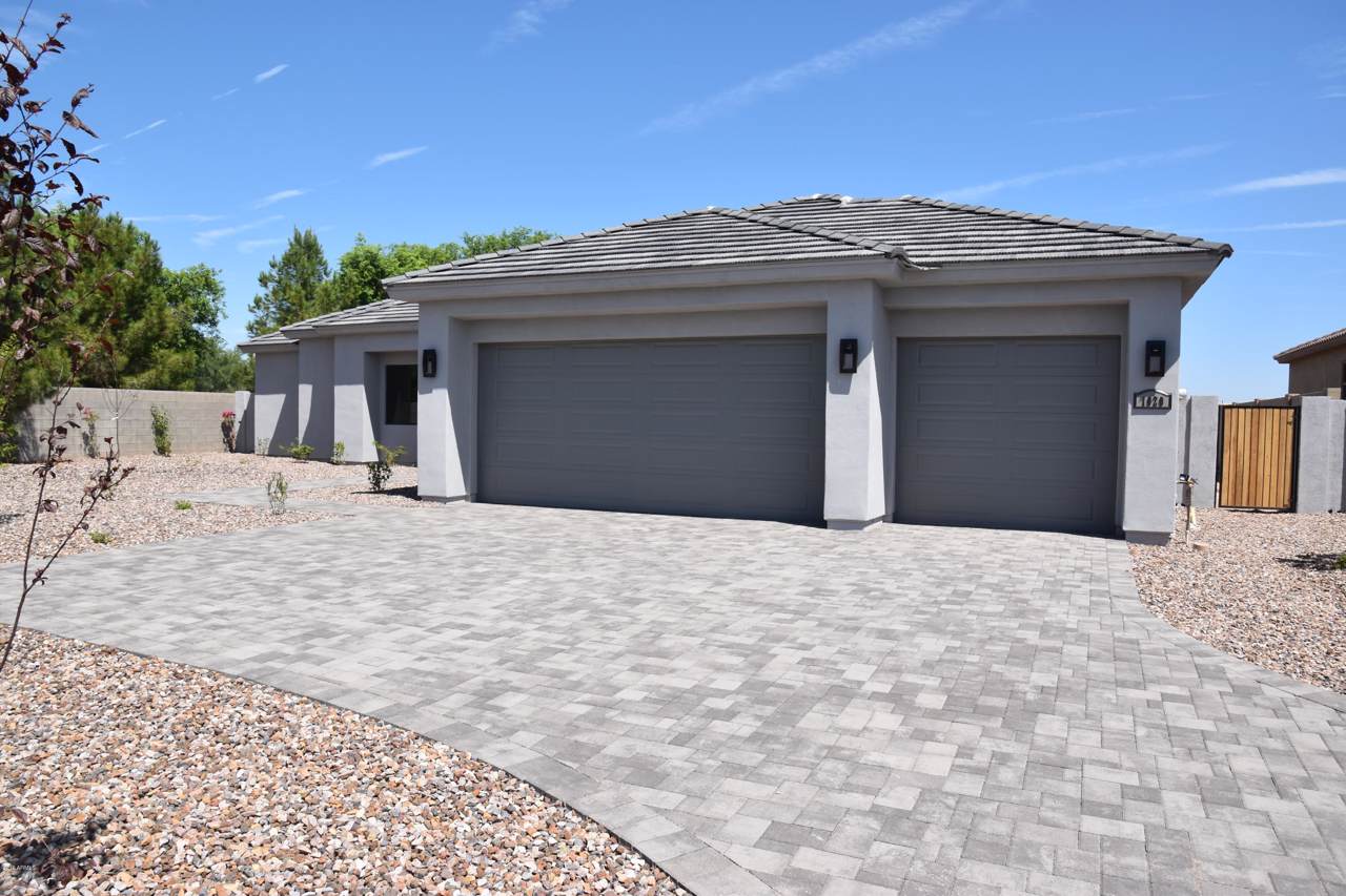 1020 Birchwood Place - Photo 1
