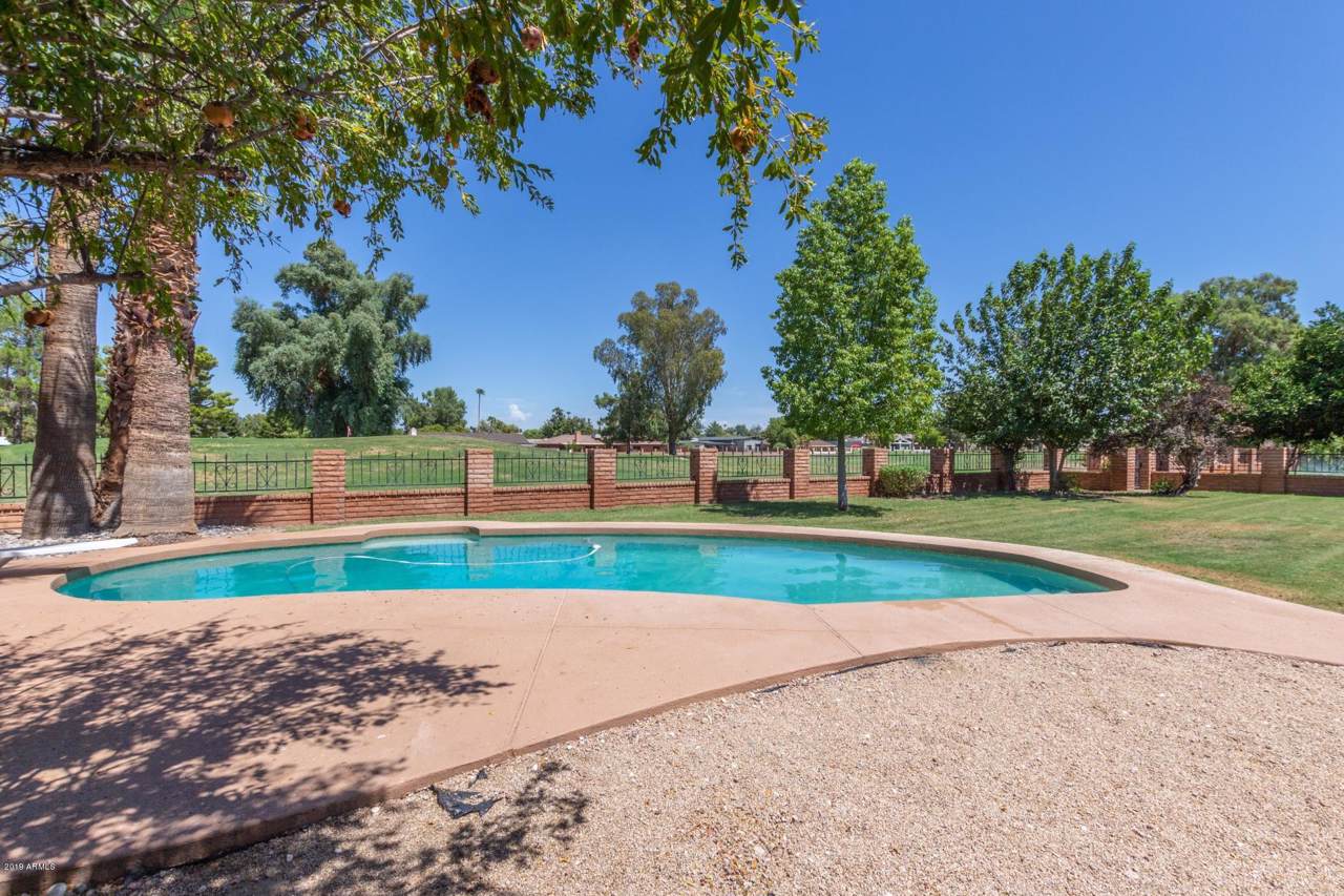 336 Thunderbird Road - Photo 1