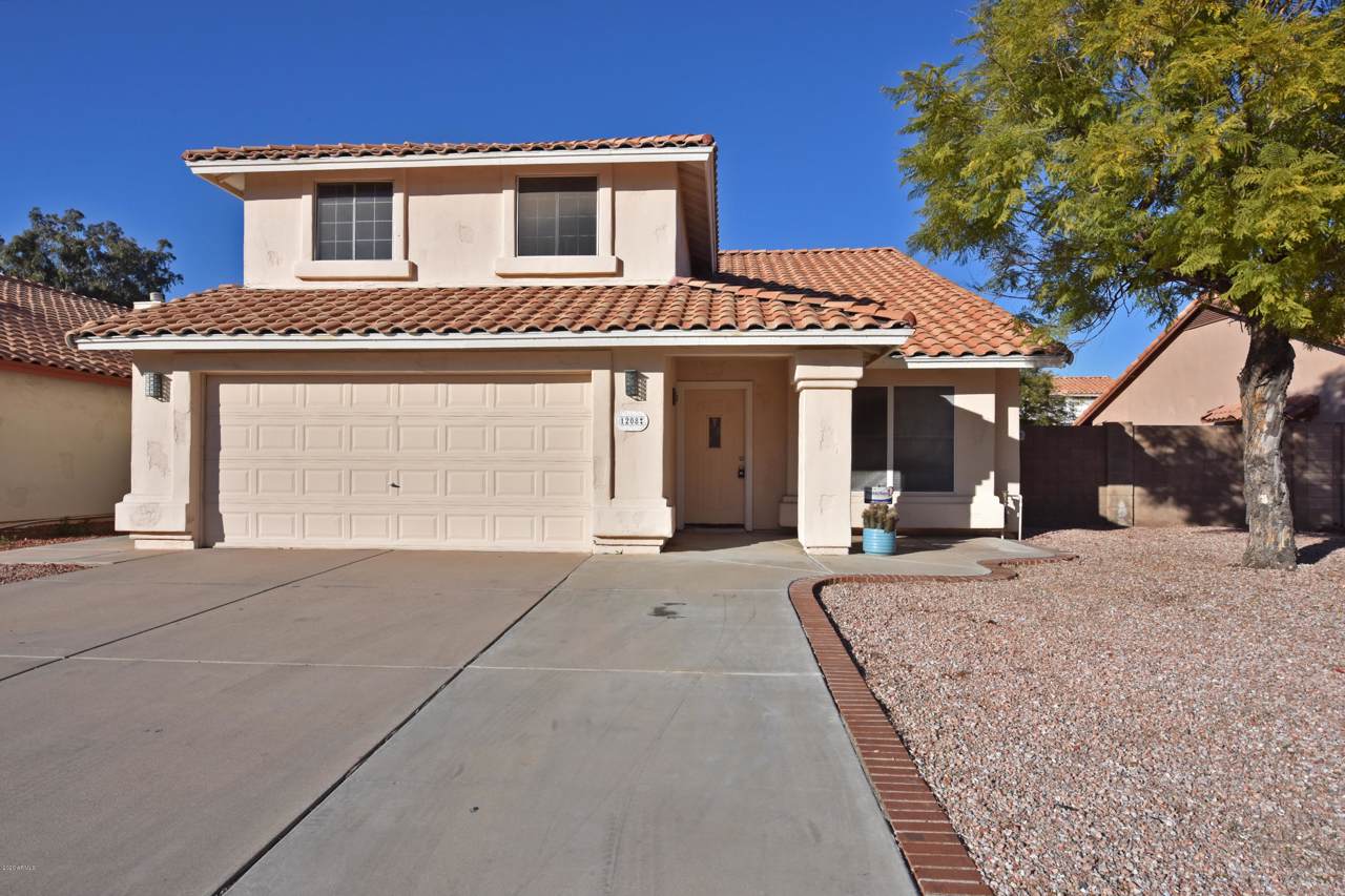 1208 Grovers Avenue - Photo 1