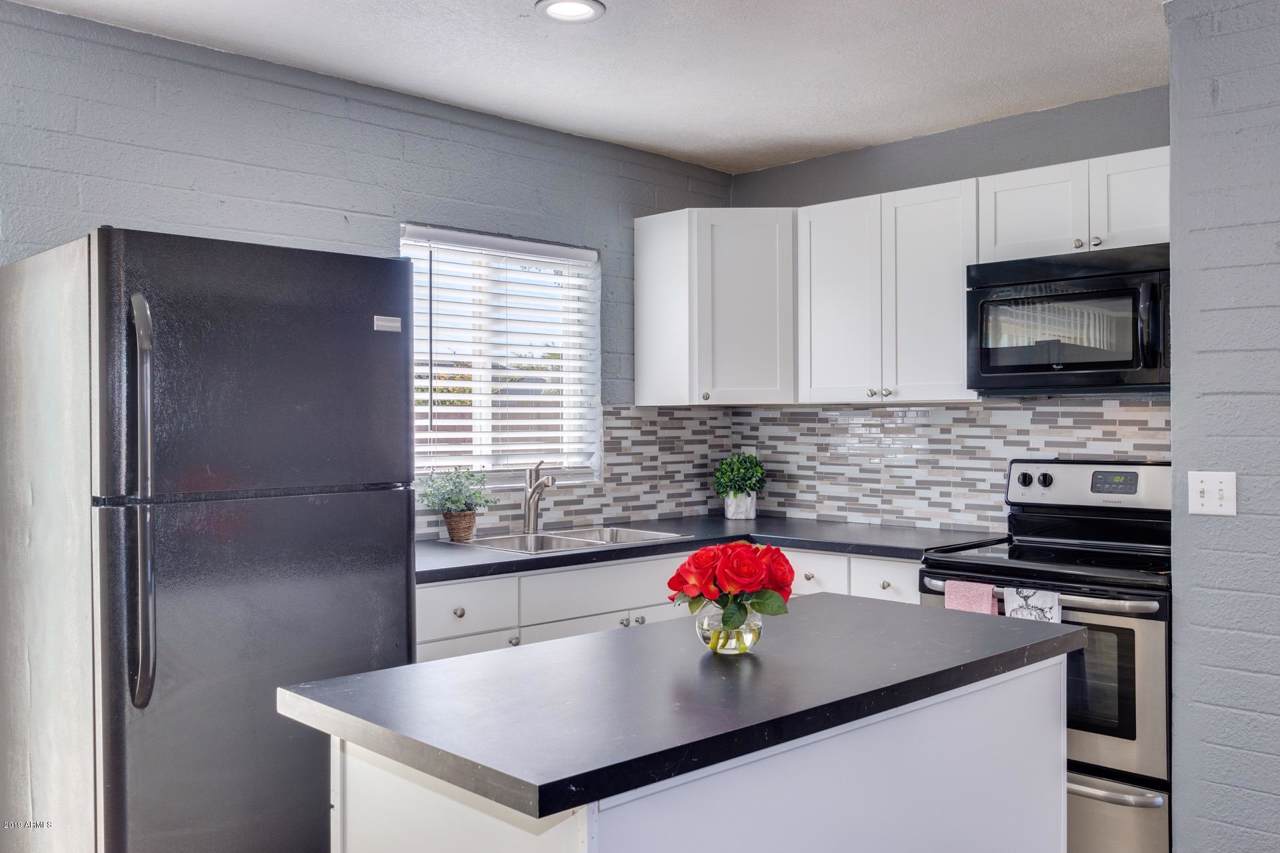 1837 Vineyard Road - Photo 1