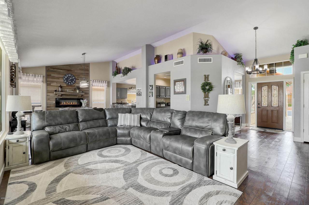 10930 San Tan Boulevard - Photo 1